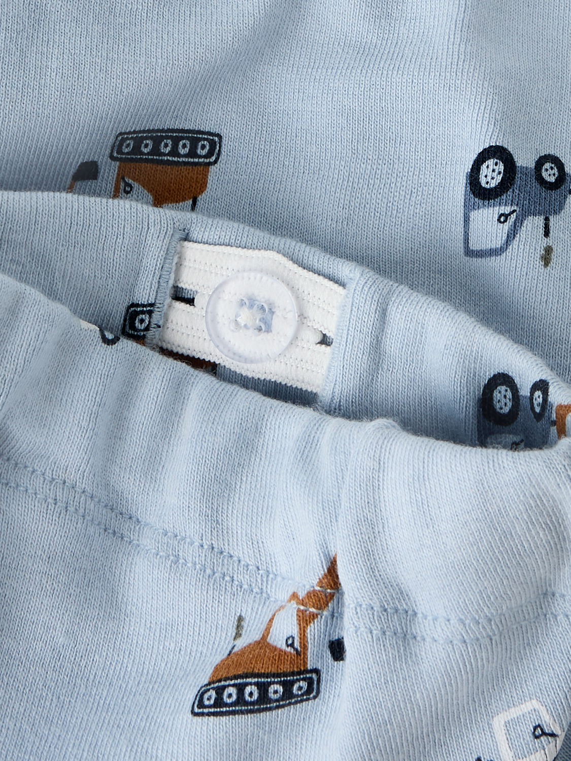 model_shot-front_full